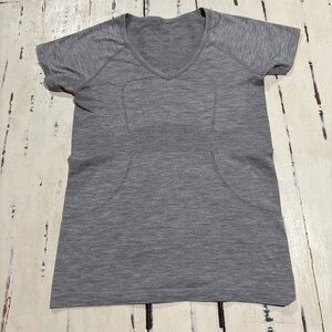 Lululemon Women Gray Swiftly Tech Short Sleeve SS V-Neck Seamless Workout Top 8